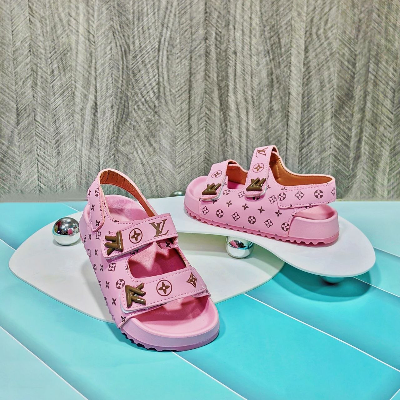 Kids sandals